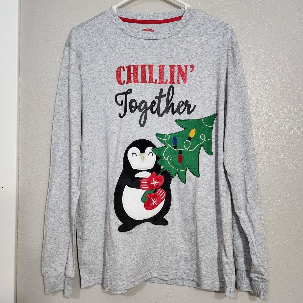 Holiday Sleep Top Penguin Chillin Together Women's Size Medium Long‎ Sleeve